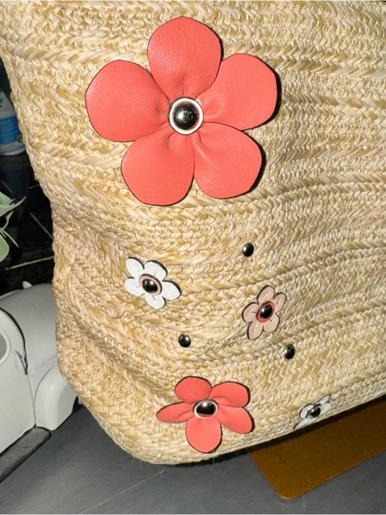 Coach Straw Leather Flower Appliqué Tote Handbag F29861 - 2013 Salmon Beige EUC - Picture 9 of 14